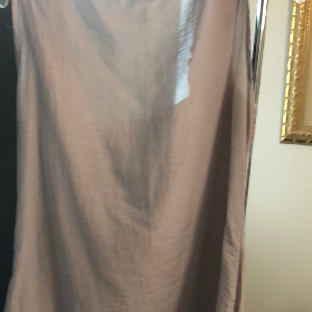 Sleeveless shirt